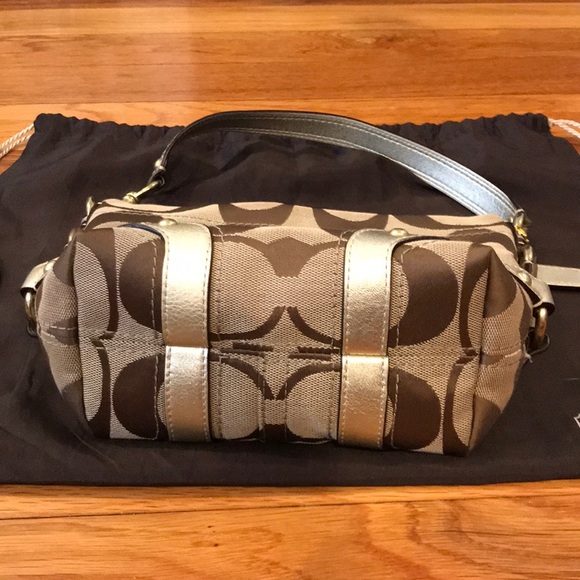 Coach mini bag. Used once. Comes with duster. - Picture 3 of 7